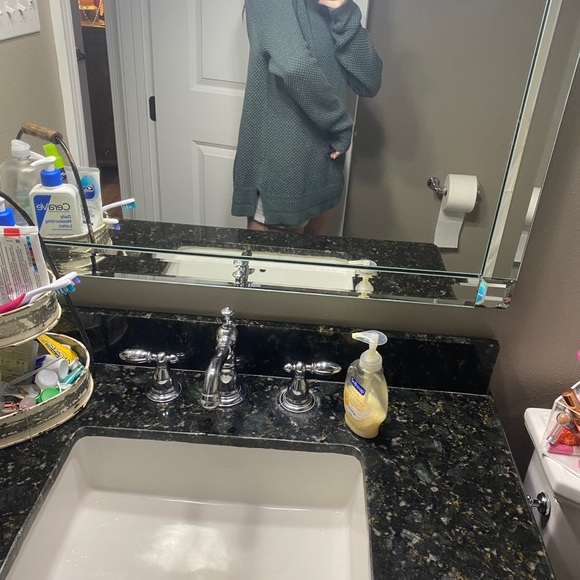 old navy sweater - Picture 3 of 3